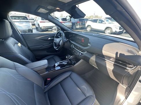 Used 2024 Buick Envista Sport Touring w/ Convenience I Package image 17