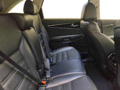Used 2020 Kia Sorento EX AWD/4WD image 19