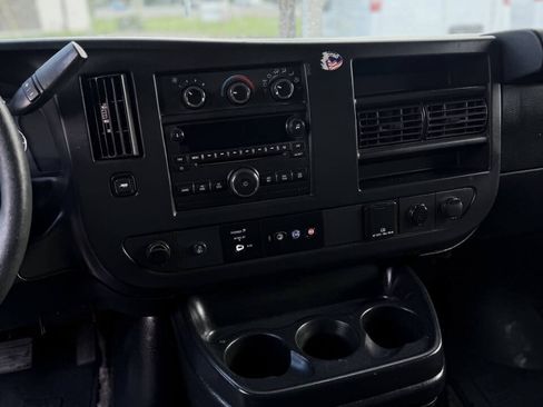 Used 2017 Chevrolet Express 2500 LT w/ LT Preferred Equipment Group RWD image 17