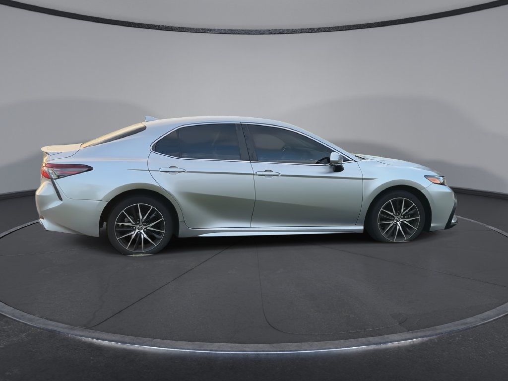 Used 2024 Toyota Camry SE FWD image 9