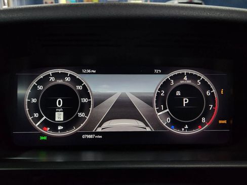 Used 2018 Land Rover Discovery HSE image 25