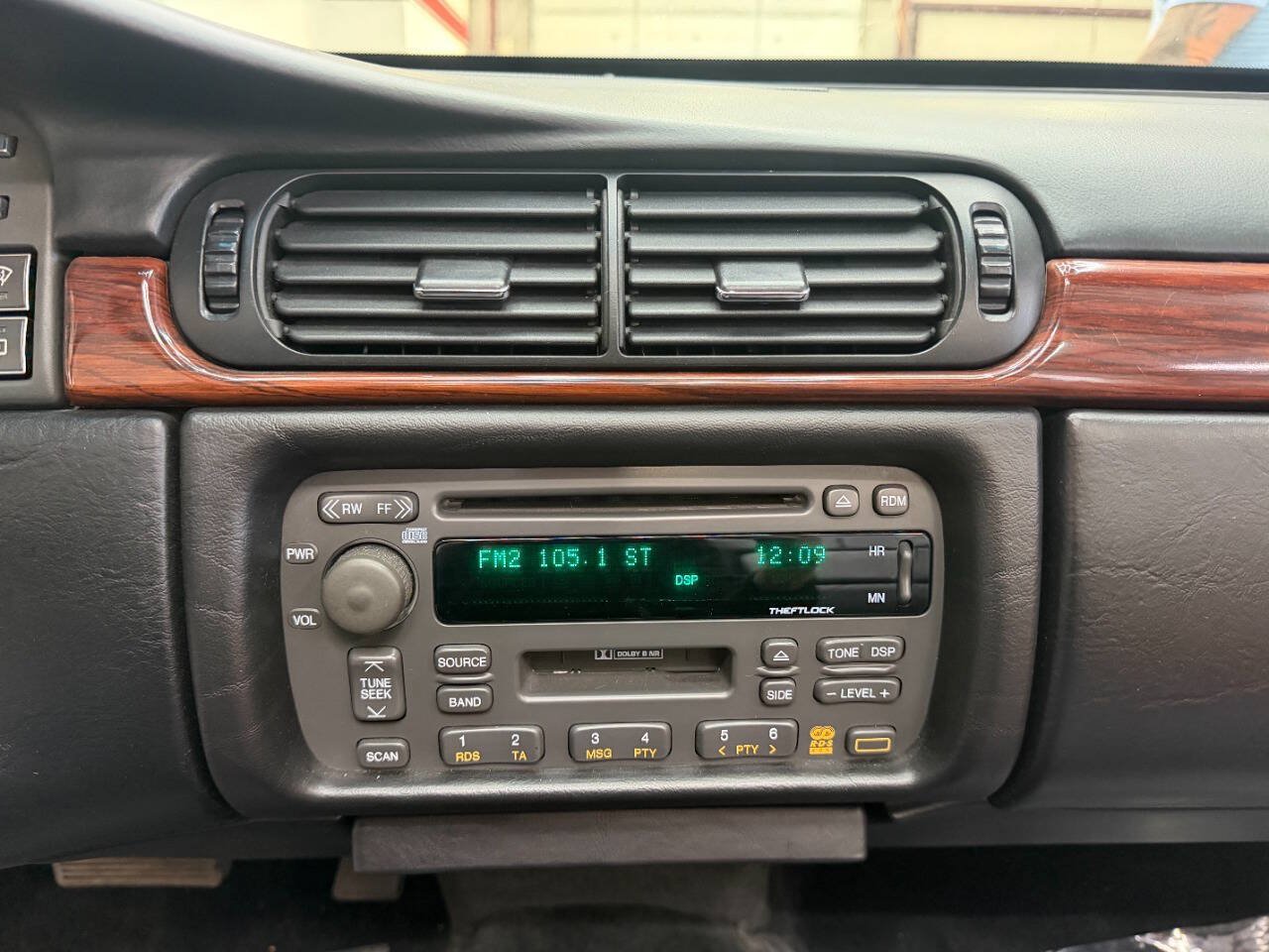 Used 1998 Cadillac De Ville FWD image 25