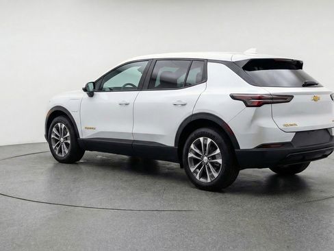 Used 2025 Chevrolet Equinox LT image 6