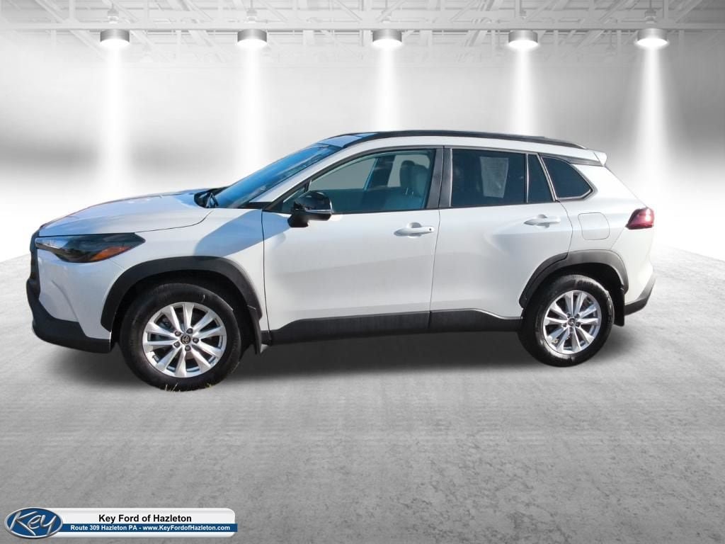 Used 2026 Toyota Corolla Cross LE w/ Moonroof Package AWD/4WD image 8