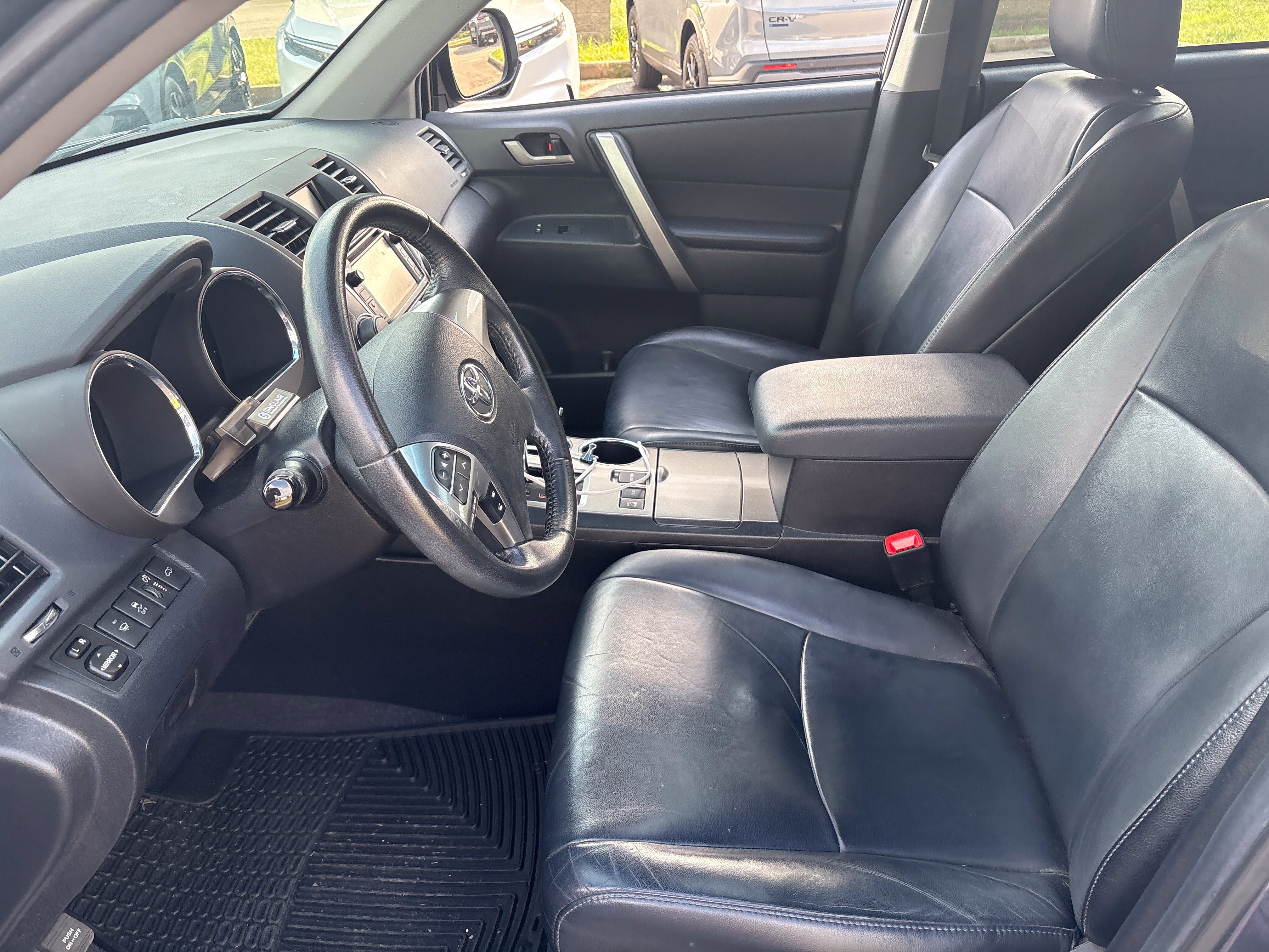 Used 2013 Toyota Highlander SE AWD/4WD image 3