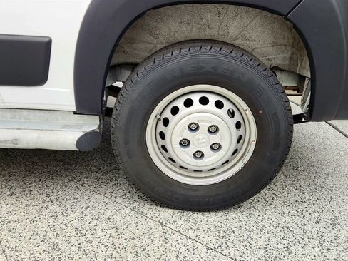 Used 2025 RAM ProMaster 2500 w/ U-Haul Equipment Group FWD image 9