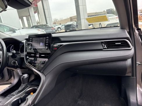 Used 2023 Toyota Camry SE image 31