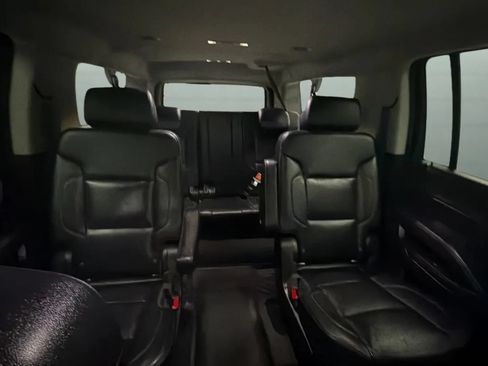 Used 2020 Chevrolet Suburban LT w/ RST Edition AWD/4WD image 19