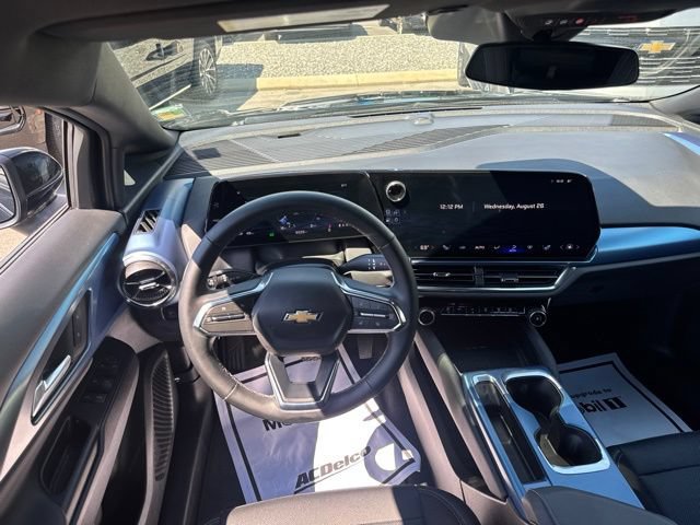 Used 2025 Chevrolet Equinox EV LT w/ Convenience Package FWD image 13