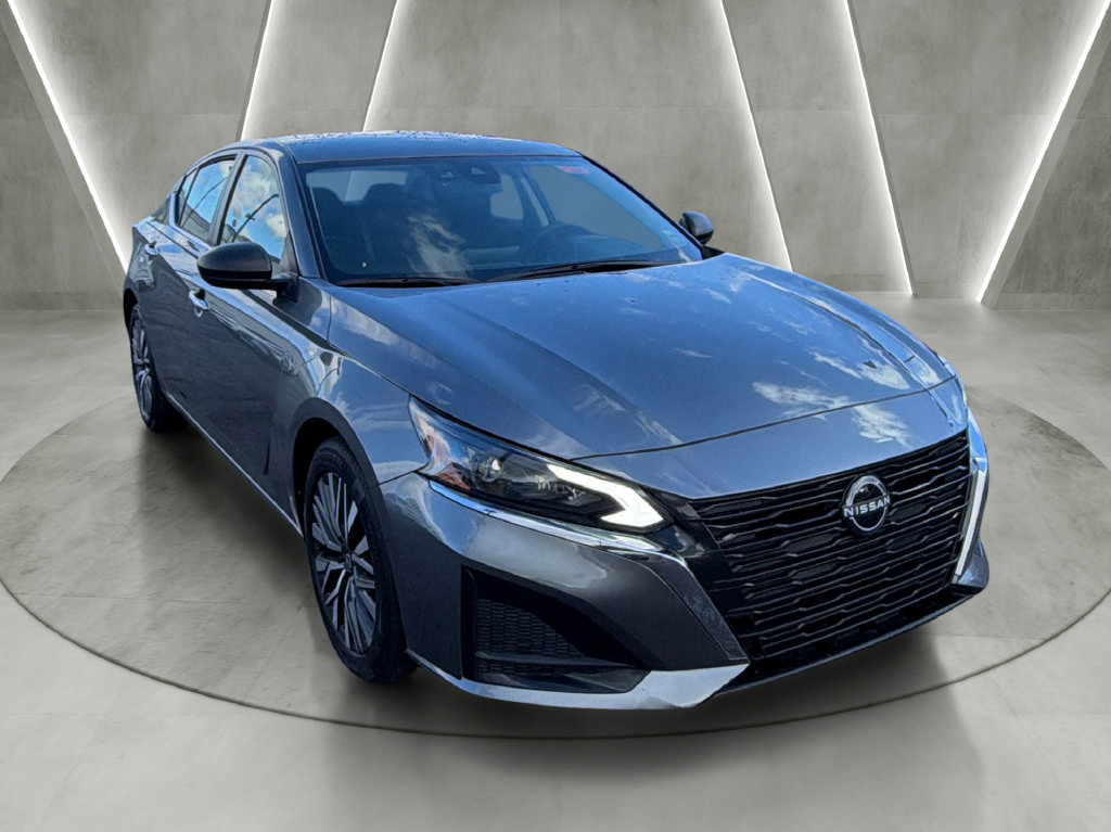 Used 2024 Nissan Altima 2.5 SV FWD image 1