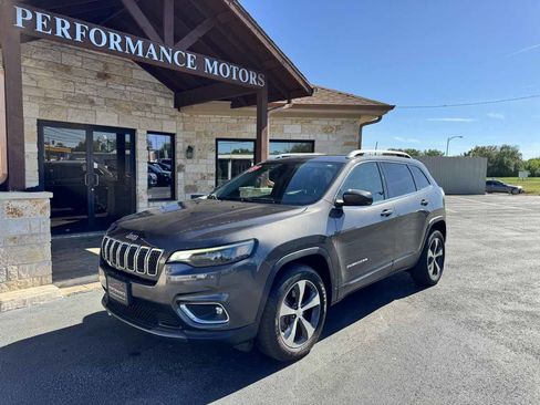 Used 2019 Jeep Cherokee Limited image 1
