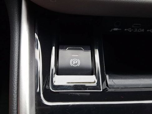 Certified 2025 Subaru Outback Premium AWD/4WD image 37