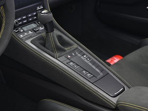 Certified 2025 Porsche 718 Boxster Spyder RS RWD image 35