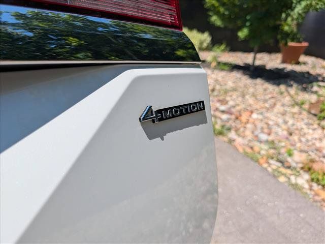 Certified 2024 Volkswagen Atlas SEL Premium R-Line AWD/4WD image 23
