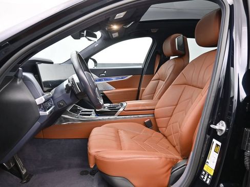 Used 2023 BMW 760i xDrive w/ Luxury Rear Seating Package AWD/4WD image 10