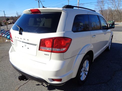Used 2013 Dodge Journey SXT w/ Flexible Seating Group image 5