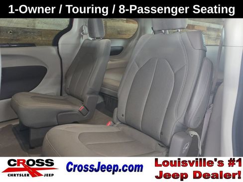 Used 2017 Chrysler Pacifica Touring FWD image 7
