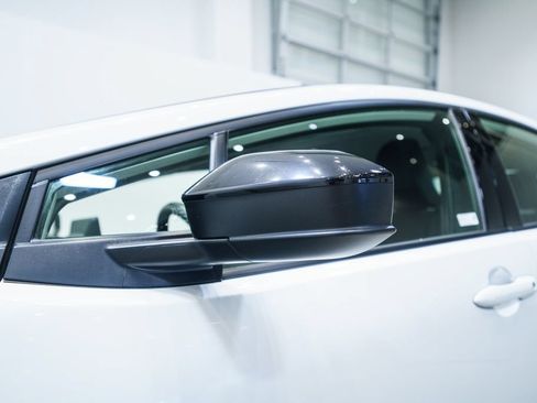 Used 2025 Toyota Prius XLE FWD image 12