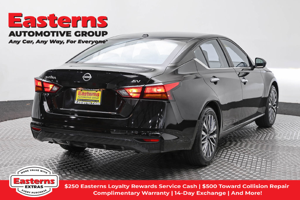 Used 2024 Nissan Altima 2.5 SV FWD image 6