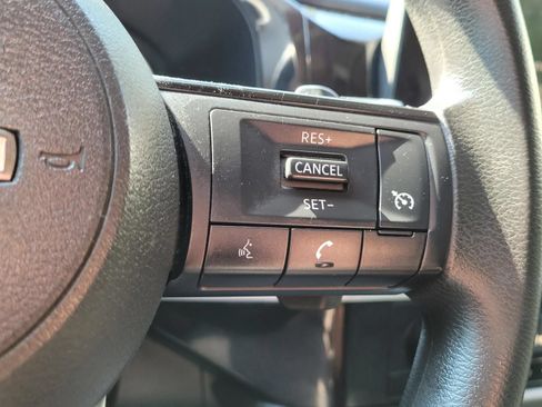 Used 2022 Nissan Pathfinder S FWD image 29