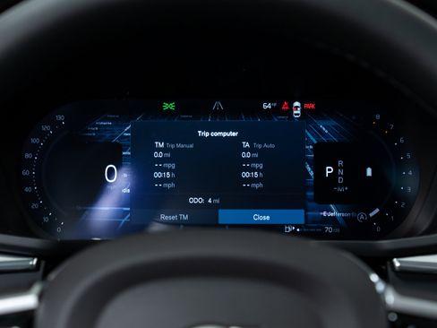 New 2026 Volvo XC60 B5 Core w/ Climate Package image 18