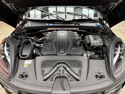 Used 2022 Porsche Macan S AWD/4WD image 31