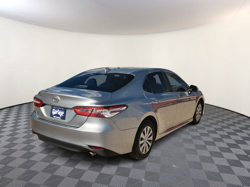 Used 2020 Toyota Camry L image 4