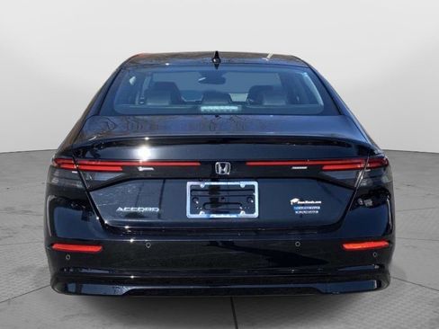 Used 2023 Honda Accord Touring image 4