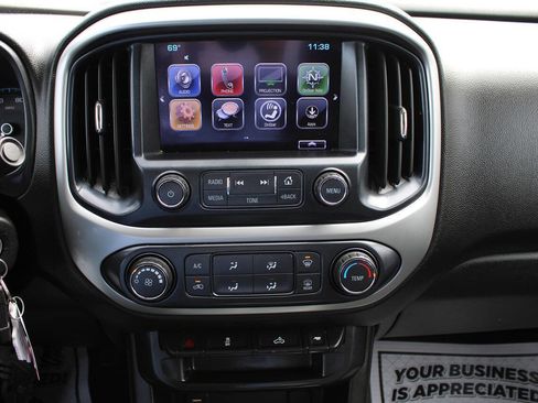 Used 2017 Chevrolet Colorado LT w/ LT Convenience Package image 13