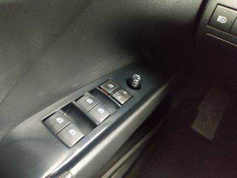 Used 2020 Toyota Camry LE image 27