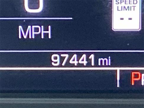 Used 2019 Chevrolet Suburban Premier image 21