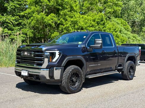 Used 2024 GMC Sierra 2500 SLE w/ SLE Value Package; AWD/4WD image 3