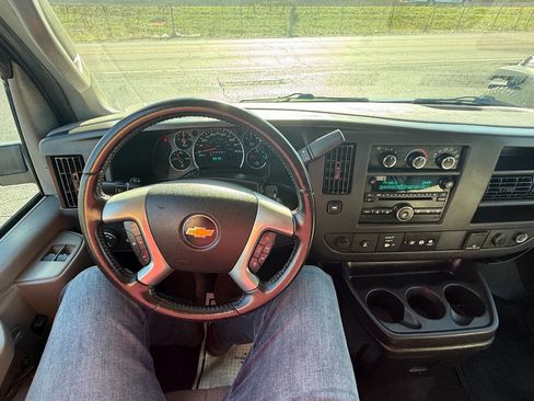 Used 2016 Chevrolet Express 3500 LT w/ LT Preferred Equipment Group image 16