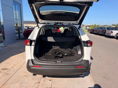 Used 2019 Toyota RAV4 XLE w/ Convenience Package AWD/4WD image 12