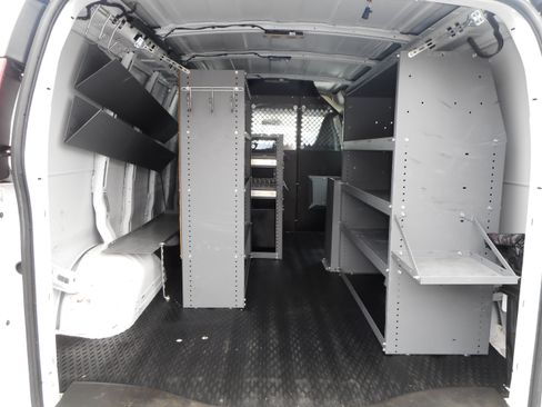 Used 2016 Chevrolet Express 2500 RWD image 15