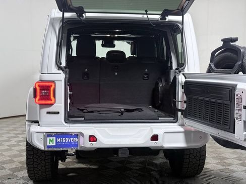 Used 2021 Jeep Wrangler Unlimited Sahara AWD/4WD image 6