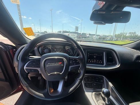 Used 2019 Dodge Challenger R/T RWD image 8