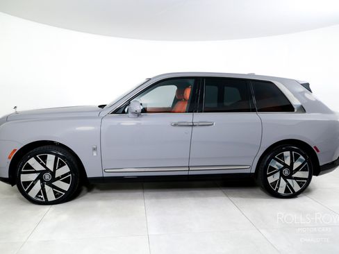 New 2026 Rolls-Royce Cullinan image 3