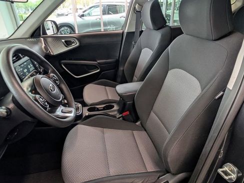 Used 2021 Kia Soul LX image 5