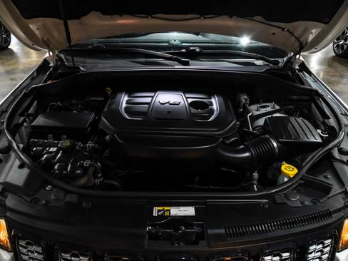 Used 2018 Jeep Grand Cherokee Altitude AWD/4WD image 48