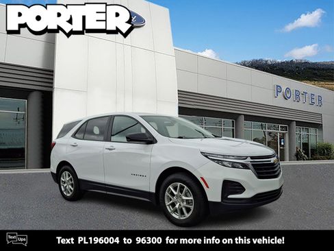 Used 2023 Chevrolet Equinox LS w/ LS Convenience Package FWD image 1