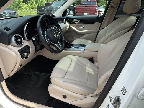 Used 2022 Mercedes-Benz GLC 300 image 17