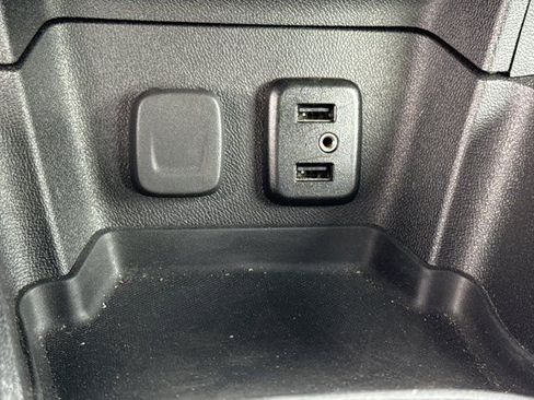 Used 2018 Chevrolet Volt Premier FWD image 31