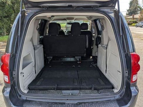 Used 2013 Dodge Grand Caravan American Value Package w/ UConnect Hands-Free Group FWD image 24