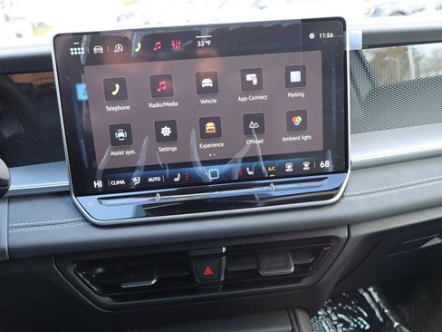 New 2026 Volkswagen Tiguan SE image 19