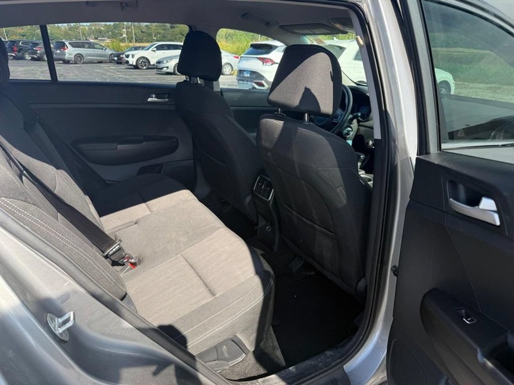 Used 2019 Kia Sportage LX FWD image 12