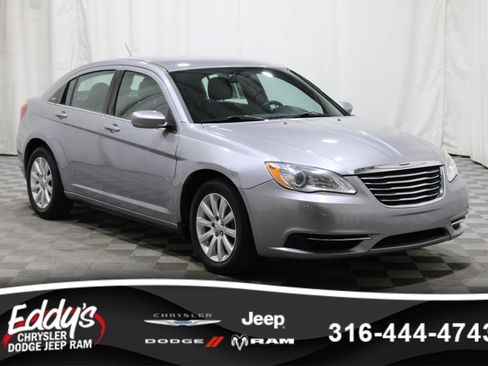 Used 2013 Chrysler 200 Touring image 1