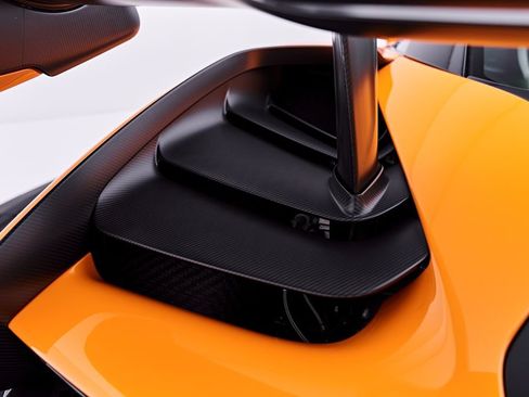 Used 2019 McLaren Senna RWD image 42
