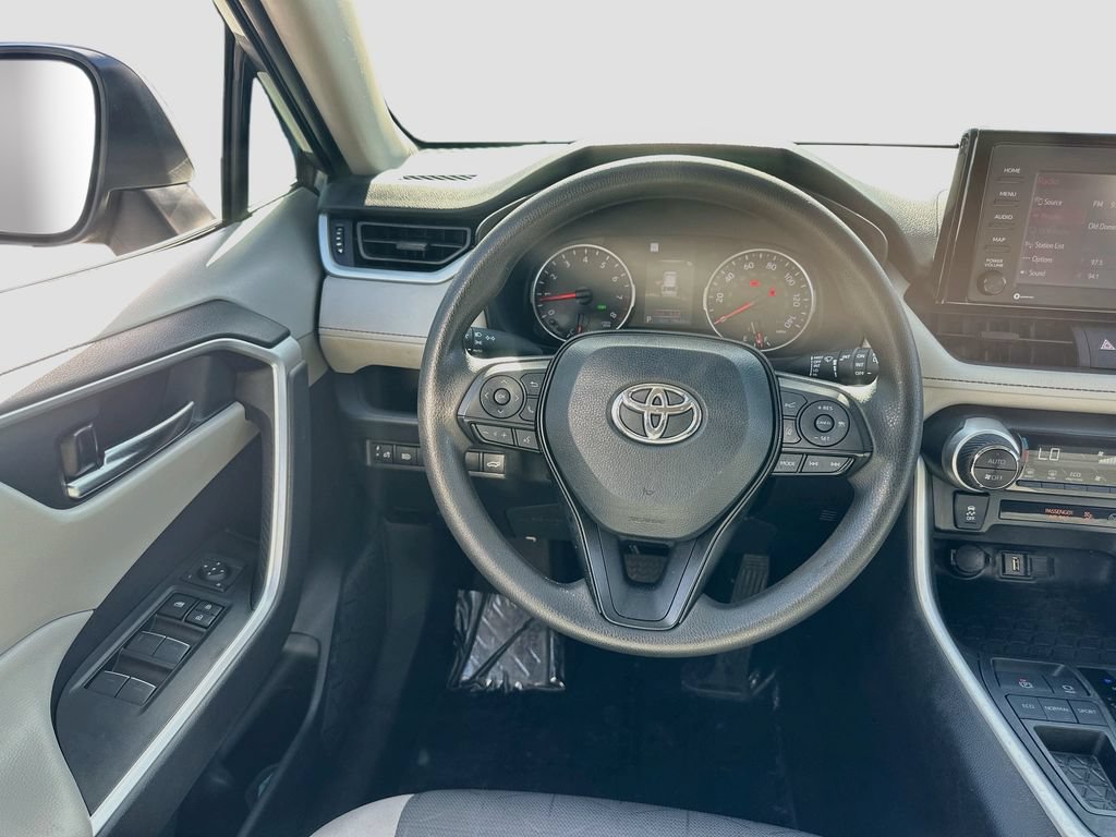Used 2022 Toyota RAV4 XLE w/ Convenience Package FWD image 21