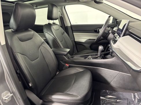 Used 2022 Jeep Compass Limited w/ Sun and Sound Group image 12